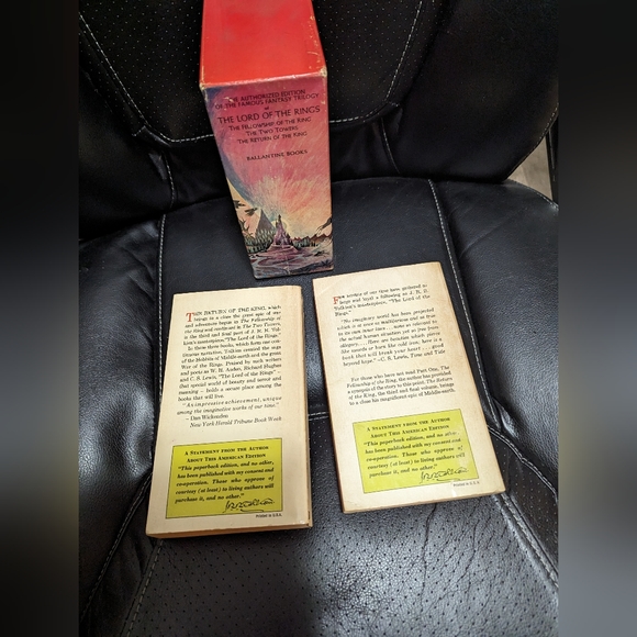Tolkien Box Set with 2 books. The Two Towers and the return of the Kings. - Picture 11 of 11
